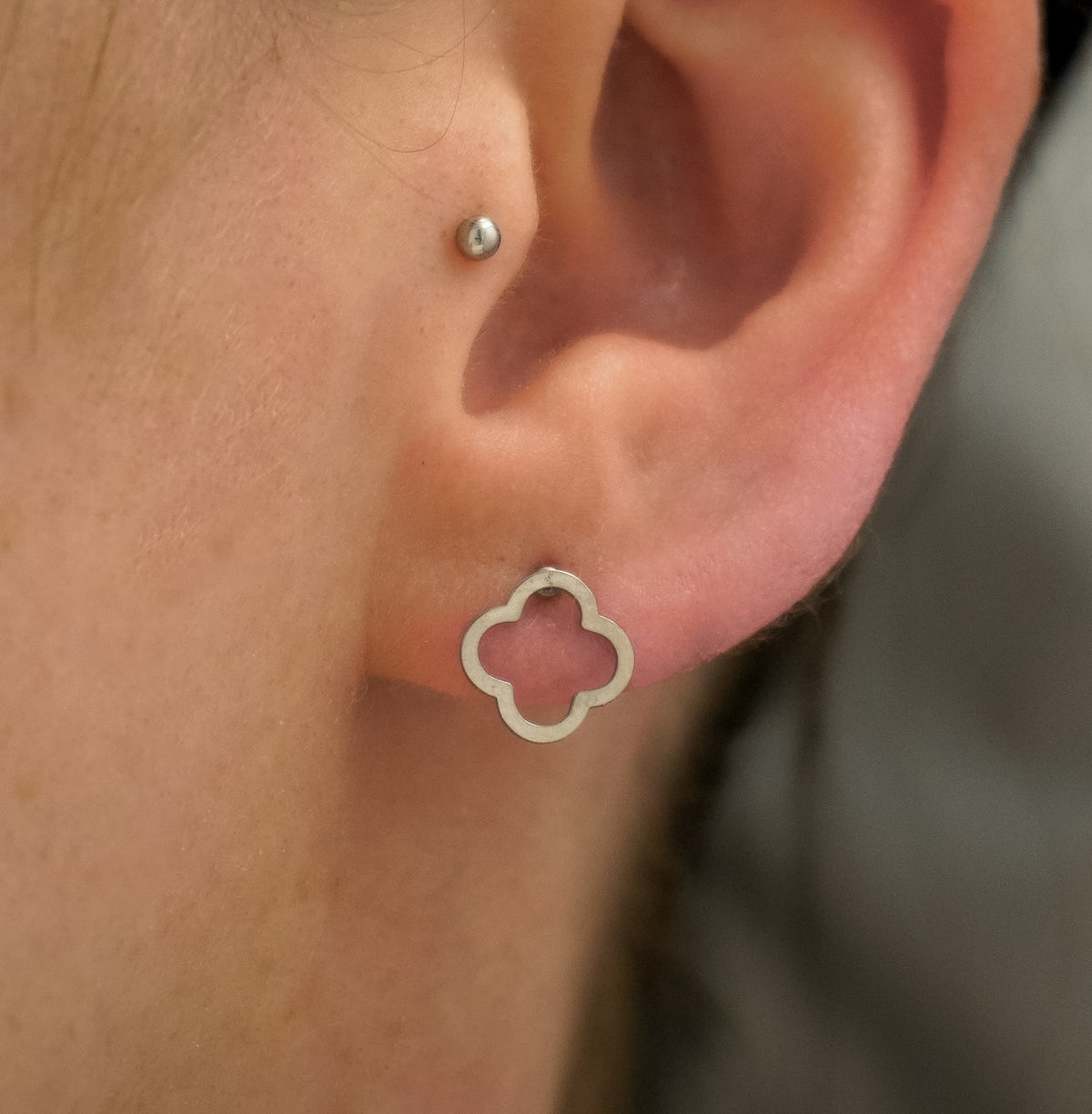 Clover stainless steel studs